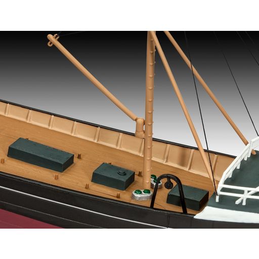 Revell Northsea Fishing Trawler - 1 ks