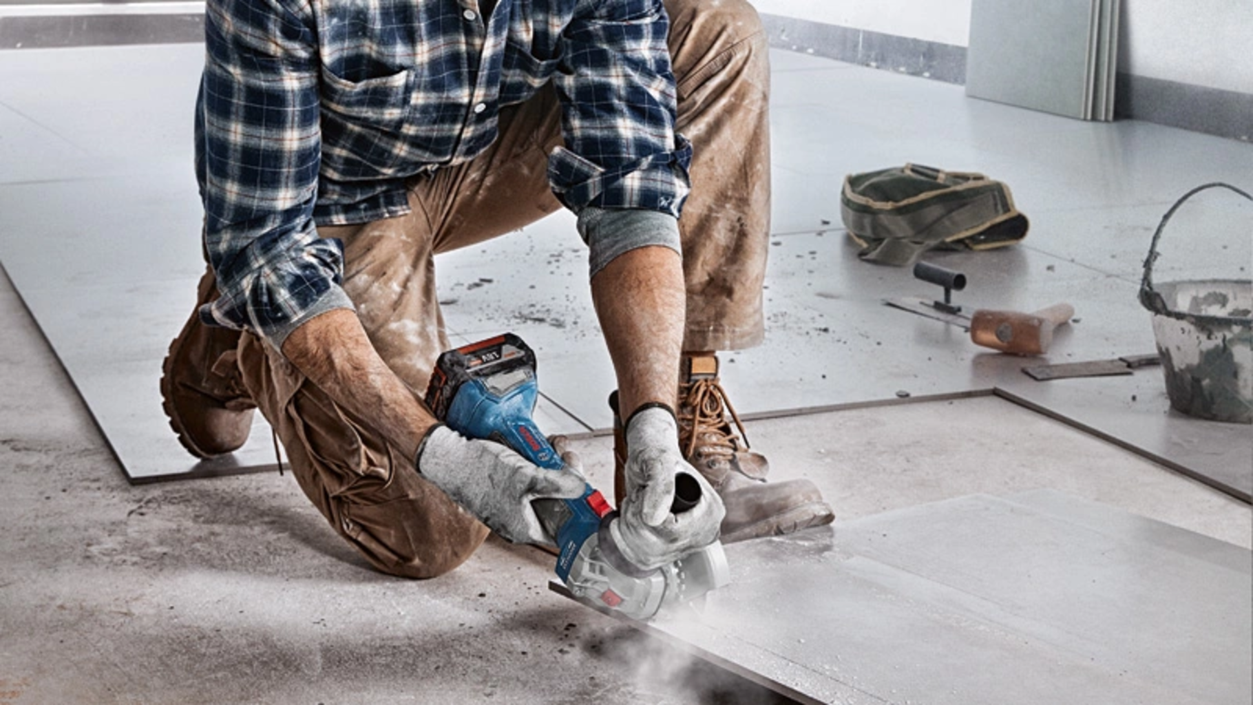 Bosch Professional GWS 18V-7 Cordless Angle Grinder
